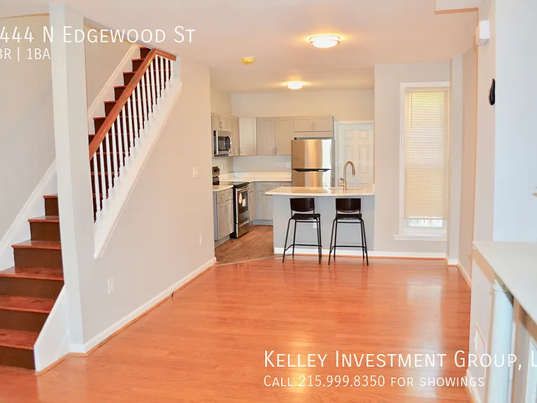 1444 N Edgewood St — Photo 2