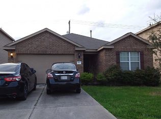 911 Paradise Rd, Baytown, TX 77521