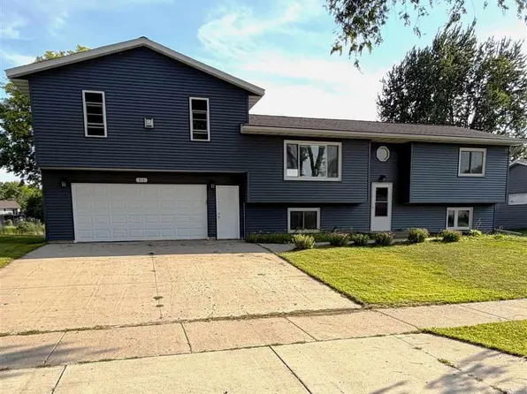 513 Homestead Rd, Mankato, MN 56001