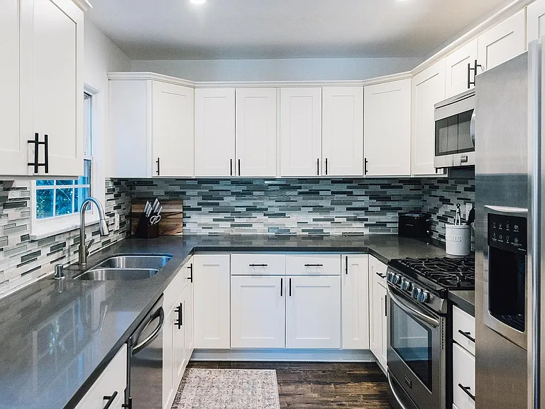 871 Sanborn Ave — Photo 20