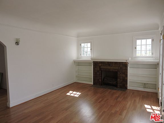4th image of 308 N Irving Blvd