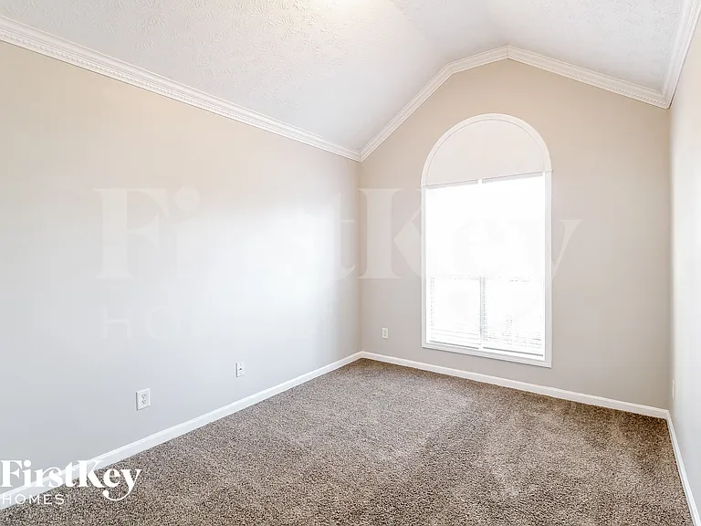 1005 Carrick Ct — Photo 13