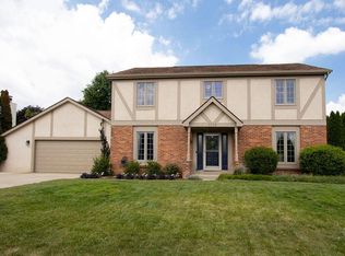 6135 Catawba Dr, Grove City, OH