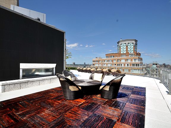 4th image of 200 W 72nd St APT 8M