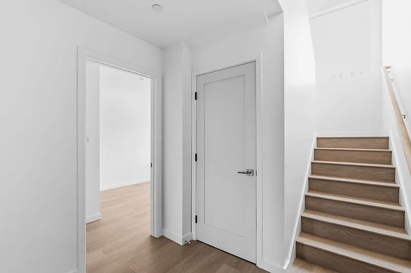 2 bed, 2.5 bath, 1092 sqft, $3,600 — Photo 3