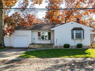 806 Frankford Rd, West Babylon, NY 11704