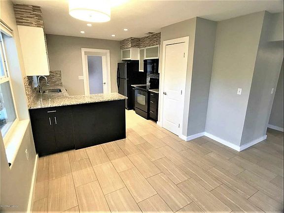 4th image of 255 W Laila Dr