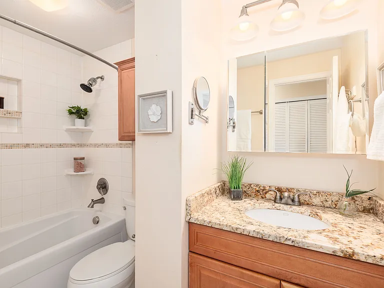 303 S Taft Ct #32 — Photo 9