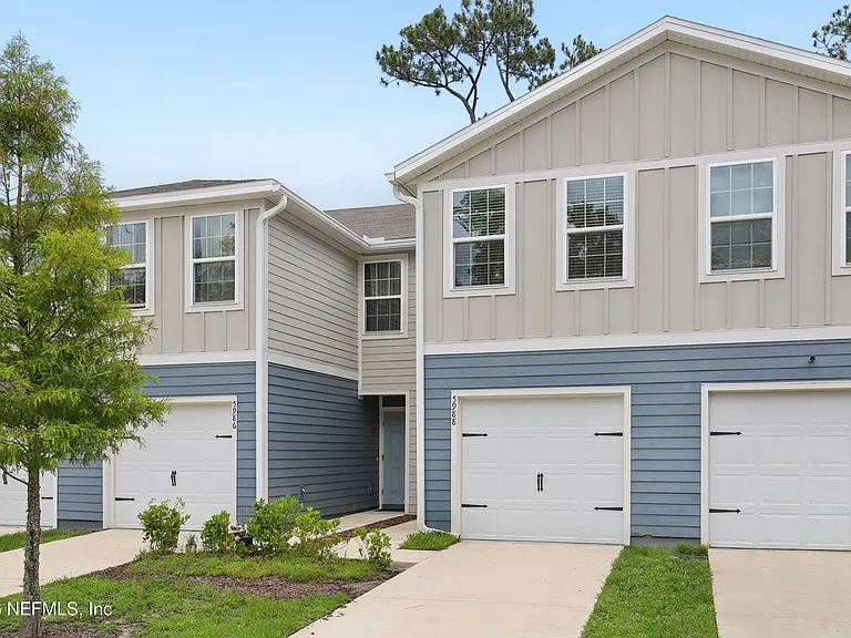 5988 Creekside Crossing Dr — Photo 2