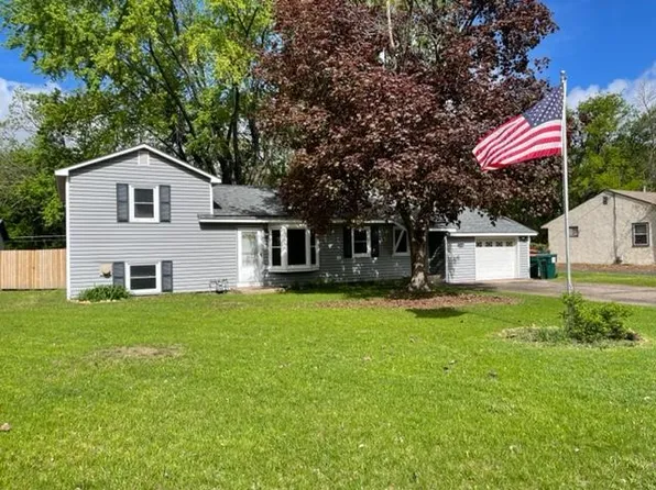 11038 6th St NE, Blaine, MN 55434