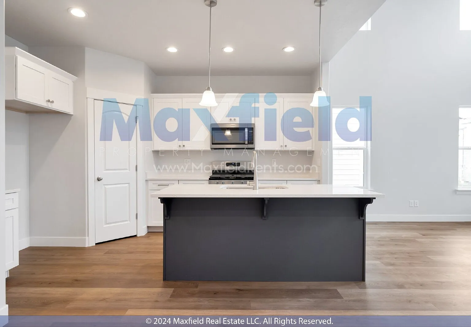 3 bed, 2.5 bath, 2293 sqft, $2,100 — Photo 3