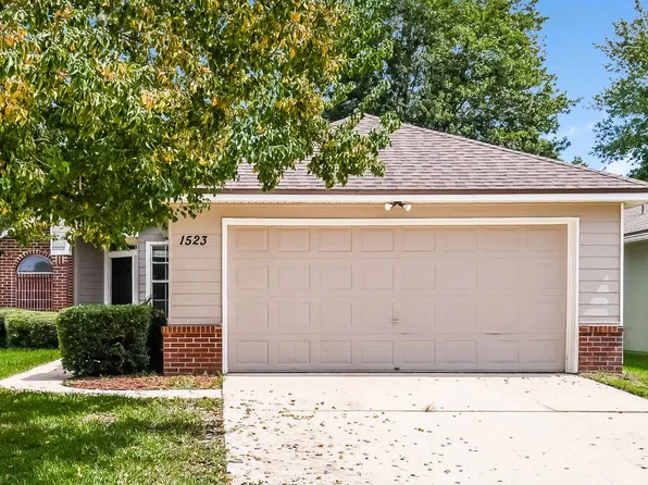 1523 Slash Pine Ct, Orange Park, FL 32073