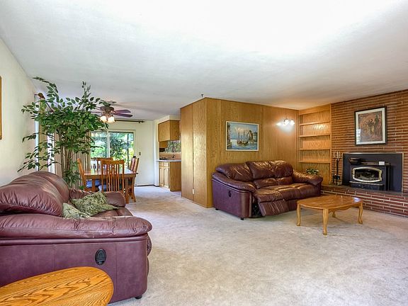 5th image of 4703 S 162nd St