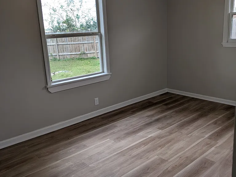 2105 Sun Cir — Photo 17