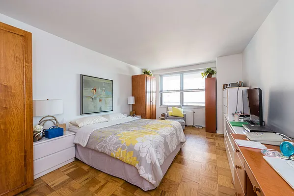 Sold by SBNY RE | media 8