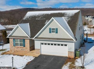 310 Andrew Dr, York, PA 17404