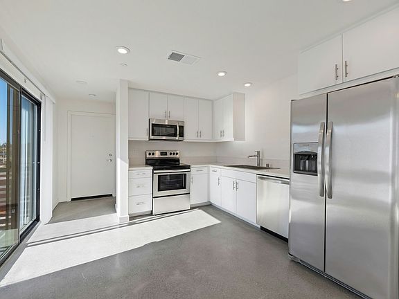 3rd image of 5900 Severin Dr #303