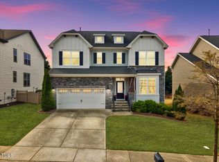 204 King Oak St, Holly Springs, NC 27540