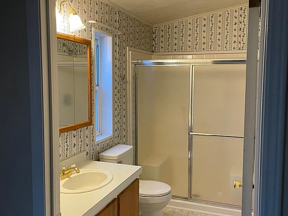 4th image of 2285 E Caribou St