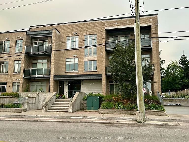 682 Churchill Ave N #201 — Photo 1