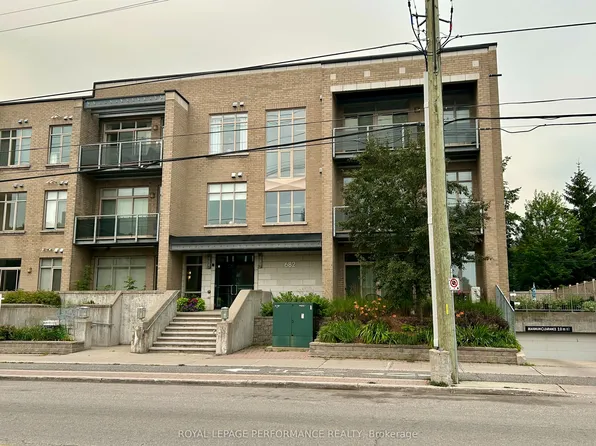 682 Churchill Ave N #201, Ottawa, ON K1Z 5G5