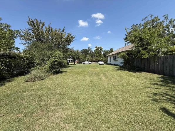 W Woodard St, Denison, TX 75020