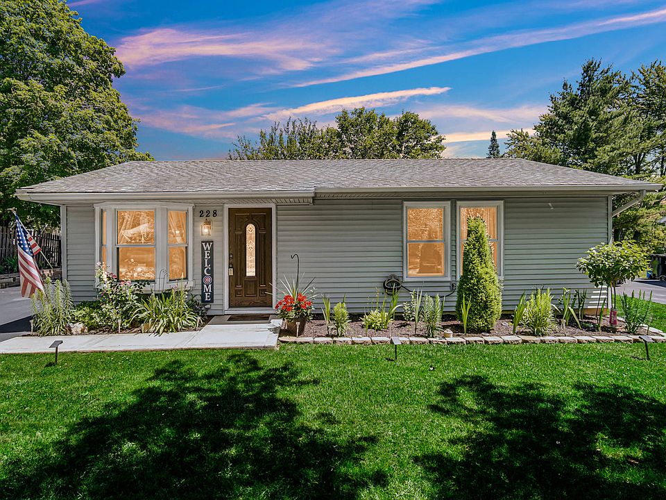 1st image of 228 Galewood Dr