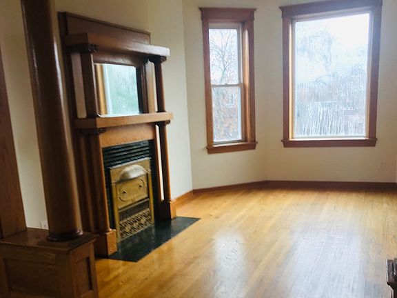 2nd image of 2328 W Walton St #3