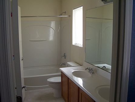 4th image of 488 E Harold Dr