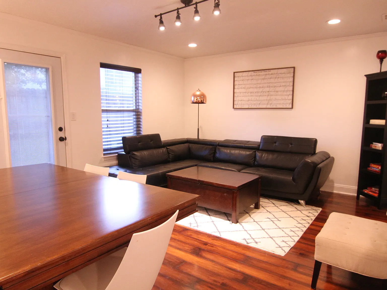 2 bed, 2.5 bath, 1100 sqft, $1,750 — Photo 2