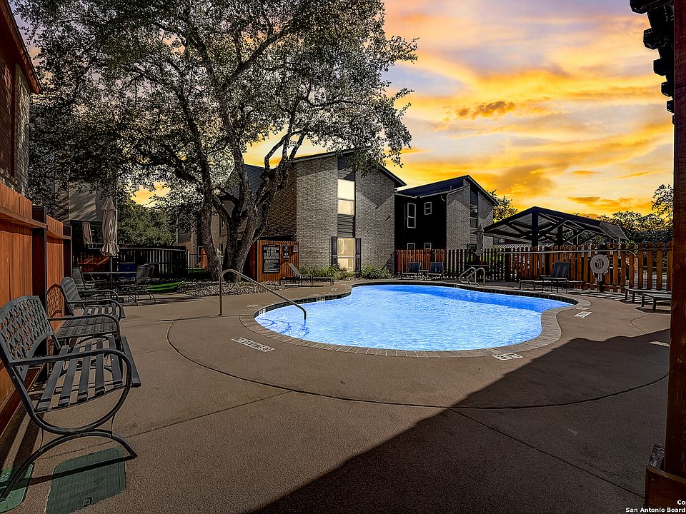 1st image of 2718 OLD FIELD DR #904