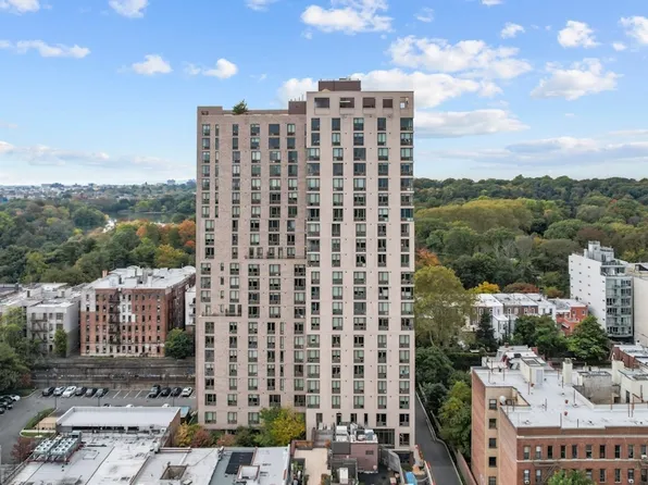 626 Flatbush Avenue image 13 of 32