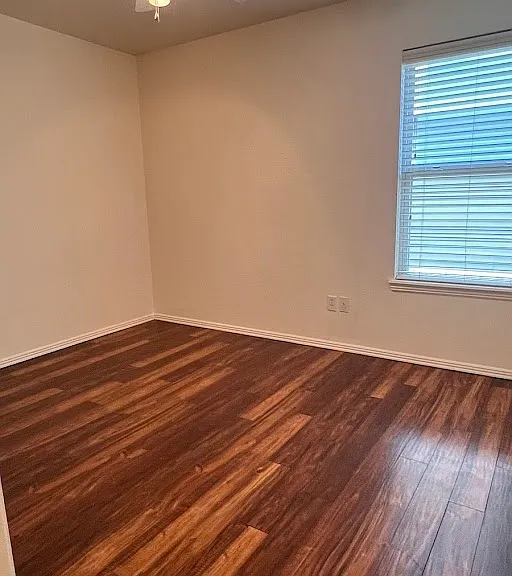 4419 W Pecan St — Photo 11