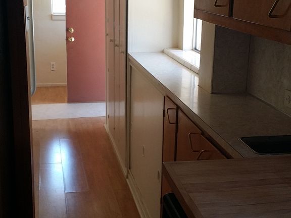 2nd image of 9314 Woodland Ave NE