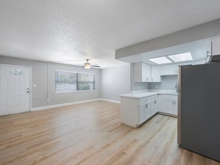 6810 Park St S #4 — Photo 3