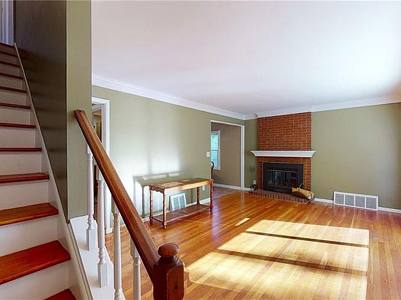 2nd image of 2453 14th St