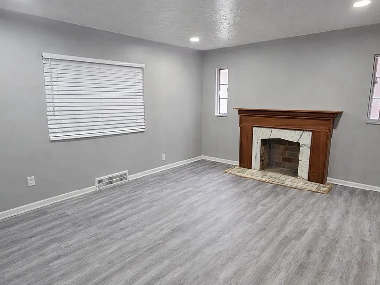 14140 Fairmount Dr #2 — Photo 1