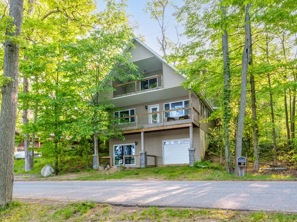 7857 Silver Lake Rd, Grand Junction, MI 49056