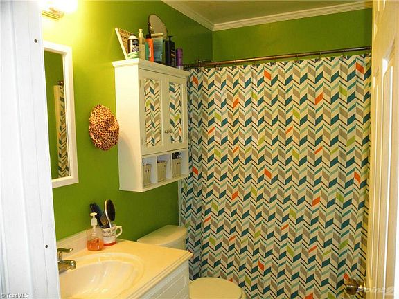5473 crestwood bath