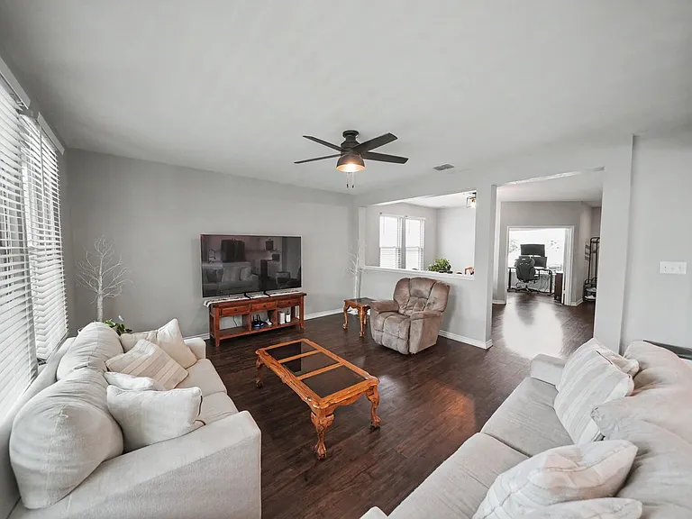 9406 Copperway — Photo 10