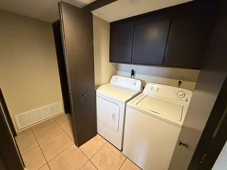 2578 Country Club Dr #2-1 — Photo 9