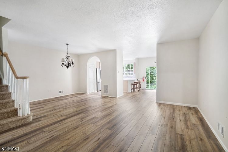 1st image of 10 Wildflower Ln #2905