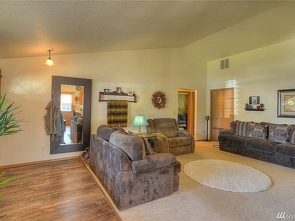 3rd image of 5122 Viewridge Dr SE