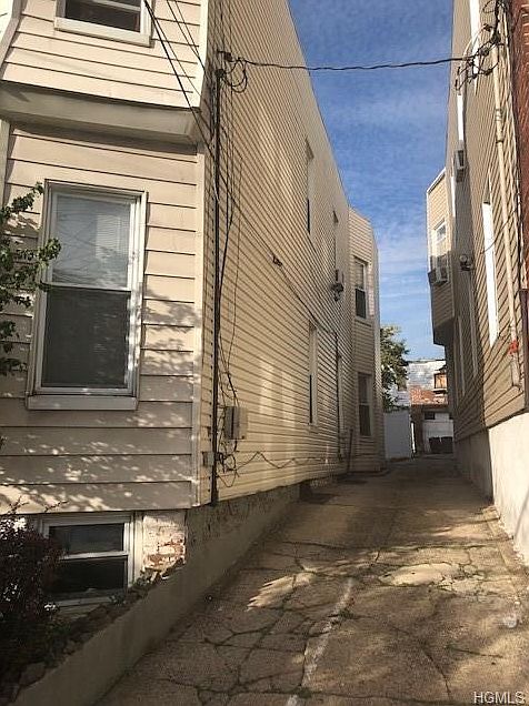 2nd image of 633 E 234th St