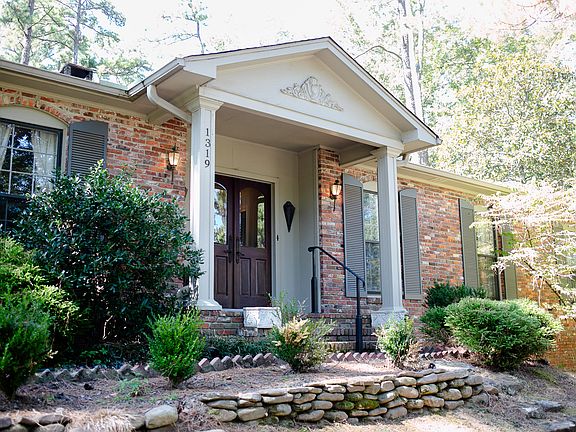 2nd image of 1319 Pinecrest Dr