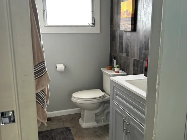 4 Idle Ln, Bradenton, FL 34208