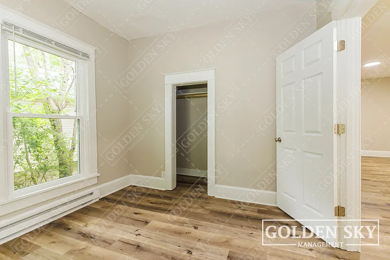 2 bed, 1.0 bath, $900 — Photo 3