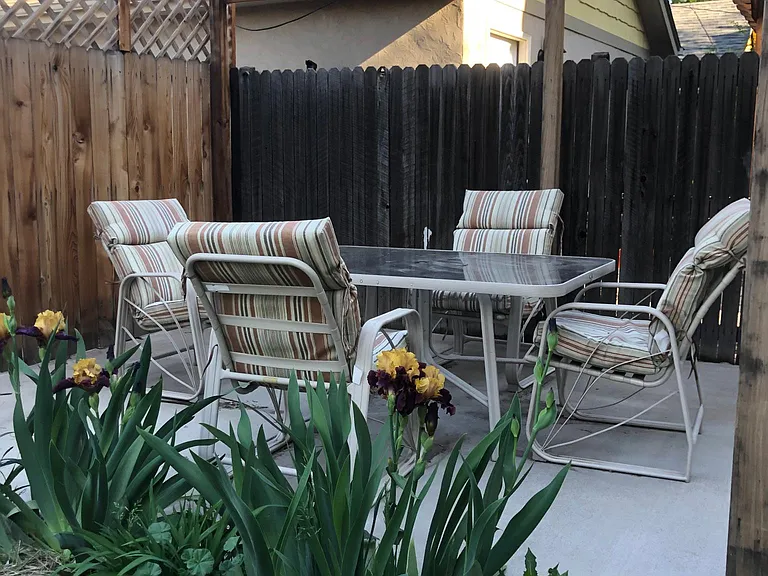208 S Lincoln St #D — Photo 17