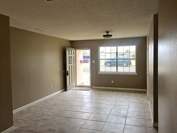 2nd image of 1706 La Casa Dr