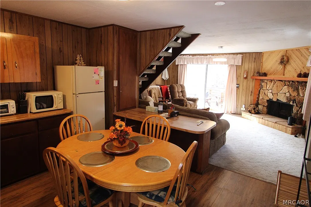 2 bed, 1.0 bath, 1068 sqft, $1,600 — Photo 2